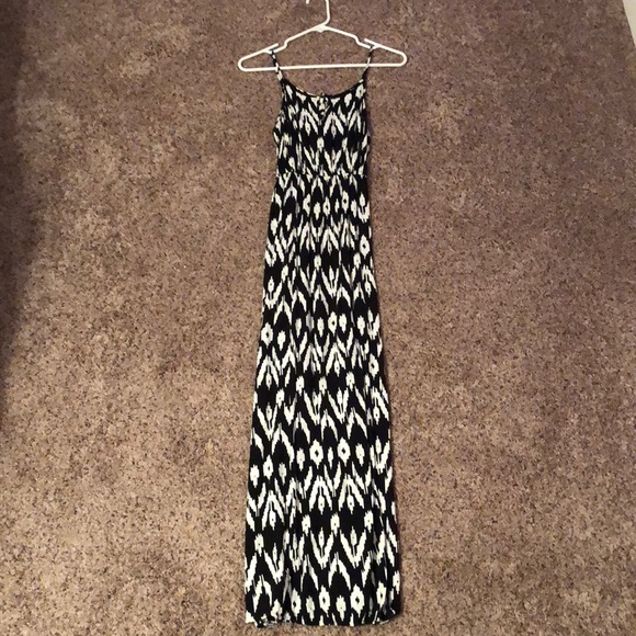 Black/white tribal print dress with side slit - Picture 1 of 2